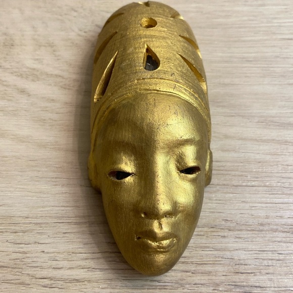 Small African Goddess‎ Masks - Picture 3 of 9
